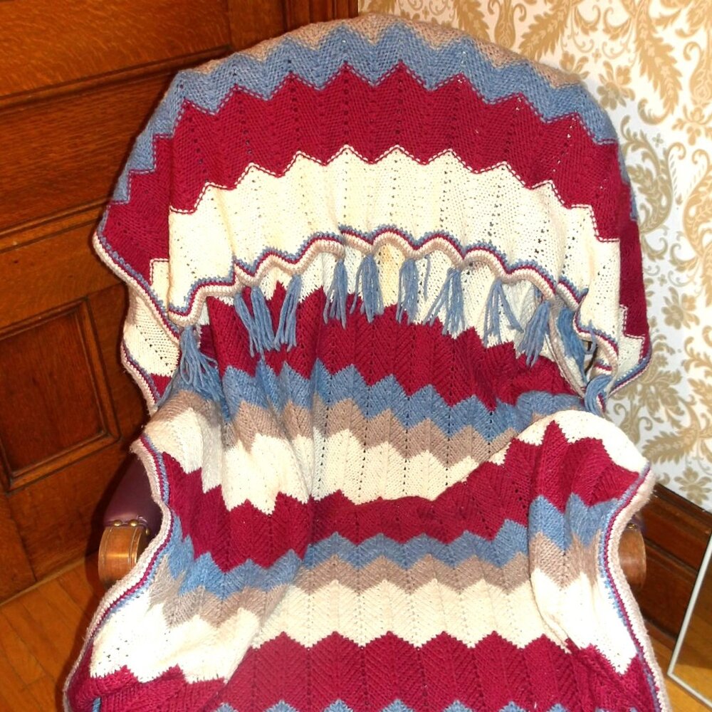 *** Hand Knitted BLANKET with Fringe *** 72 x 52 in